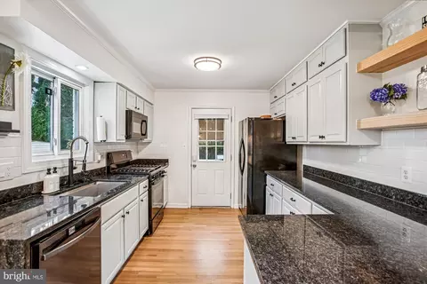 Kitchen - 5808 Ash Dr, Springfield, VA 22150 photo 2 of 7