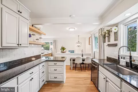 Kitchen - 5808 Ash Dr, Springfield, VA 22150 photo 6 of 7