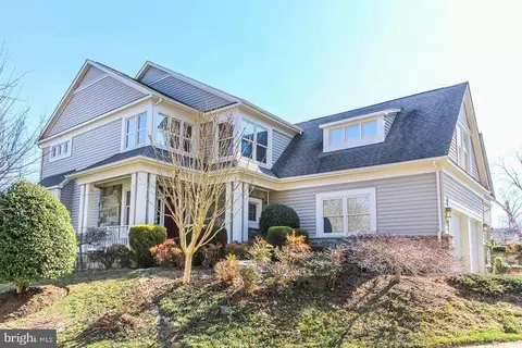 1350 Red Hawk Cir, Reston, VA 20194