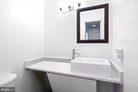 2266 White Cornus Ln, Reston, VA 20191 photo 4