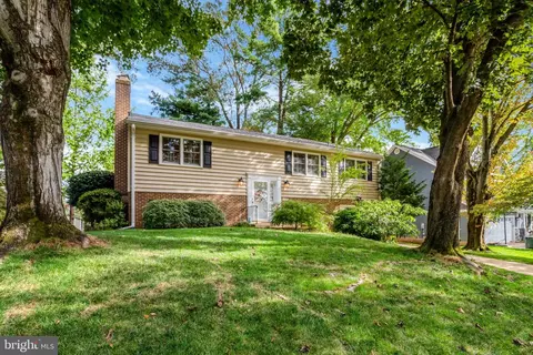 2503 Bright Wood Dr, Dunn Loring, VA 22027