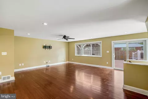 Living - 5227 Cather Rd, Springfield, VA 22151 photo 3 of 10