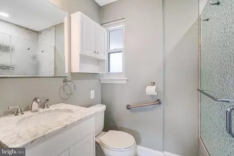 Bath - 5227 Cather Rd, Springfield, VA 22151 photo 2 of 8