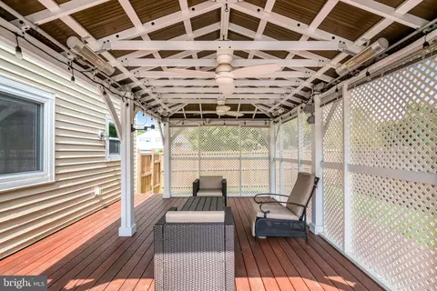 Exterior - 5227 Cather Rd, Springfield, VA 22151 photo 3 of 10