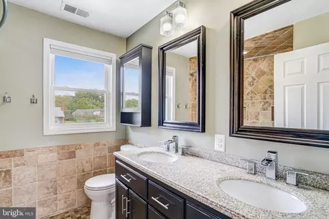 Bath - 5227 Cather Rd, Springfield, VA 22151 photo 4 of 8