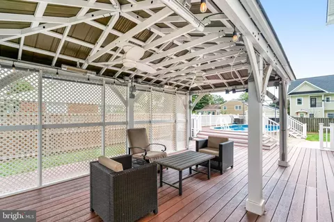 Exterior - 5227 Cather Rd, Springfield, VA 22151 photo 5 of 10
