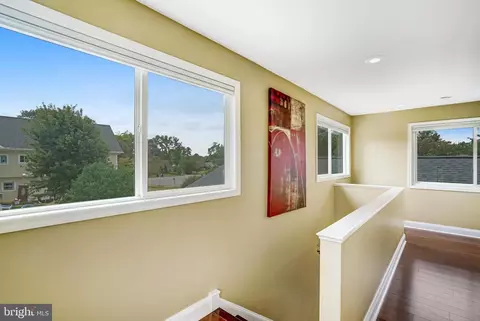 Entry Way - 5227 Cather Rd, Springfield, VA 22151 photo 6 of 8