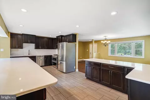 Entry Way - 5227 Cather Rd, Springfield, VA 22151 photo 1 of 8