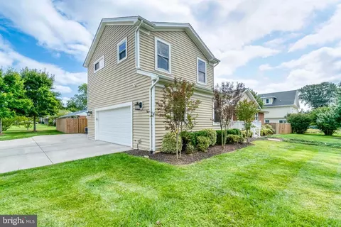 Exterior - 5227 Cather Rd, Springfield, VA 22151 photo 10 of 10