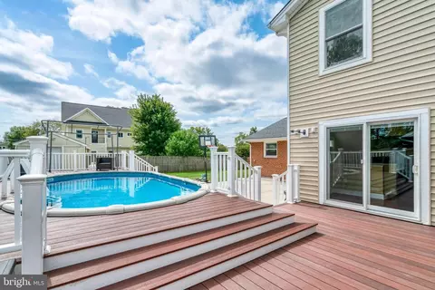 Exterior - 5227 Cather Rd, Springfield, VA 22151 photo 6 of 10
