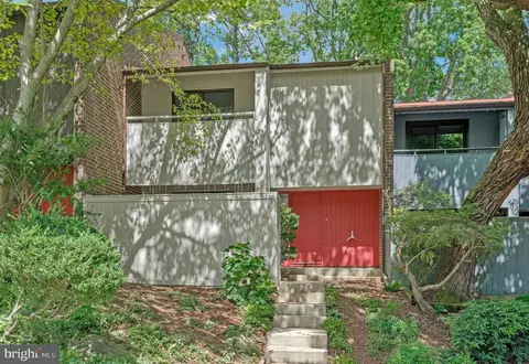 2037 Wethersfield Ct, Reston, VA 20191
