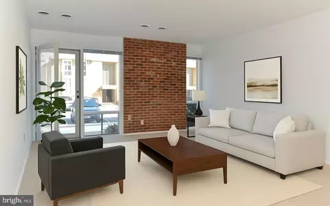 2631 Redcoat Dr #205, Alexandria, VA 22303