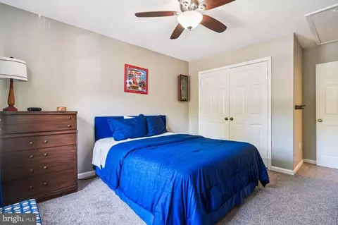 Bedroom - 7917 Valleyfield Dr, Springfield, VA 22153 photo 8 of 9