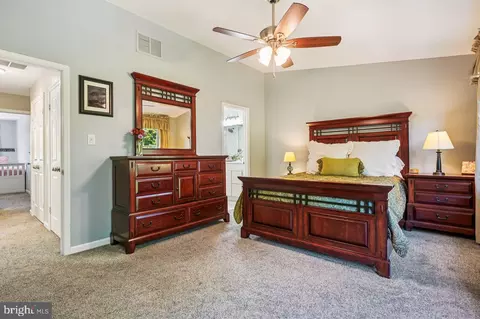 Bedroom - 7917 Valleyfield Dr, Springfield, VA 22153 photo 4 of 9