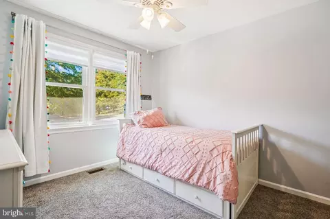 Bedroom - 7917 Valleyfield Dr, Springfield, VA 22153 photo 2 of 9