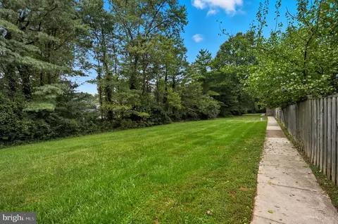 Exterior - 8080 Powderbrook Ln, Springfield, VA 22153 photo 4 of 4