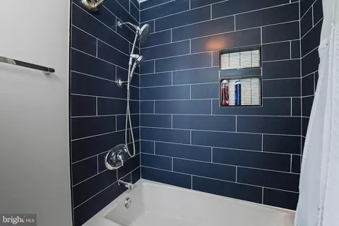 Bath - 8080 Powderbrook Ln, Springfield, VA 22153 photo 3 of 4