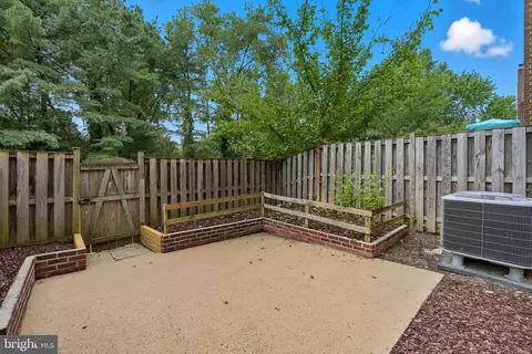 Exterior - 8080 Powderbrook Ln, Springfield, VA 22153 photo 2 of 4