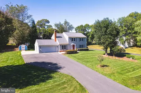 6116 Kings Color Dr, Fairfax, VA 22030