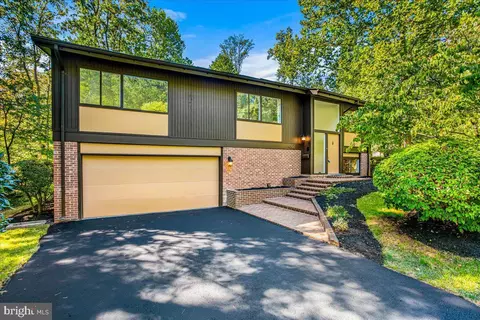 4302 Wakefield Dr, Annandale, VA 22003