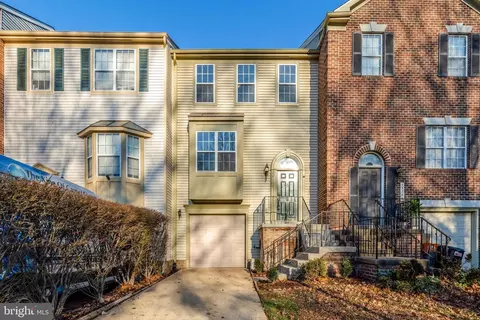 13708 Glassford Pl, Centreville, VA 20120