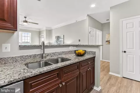 Kitchen - 1521 Spring Gate Dr #10413, Mclean, VA 22102 photo 4 of 5