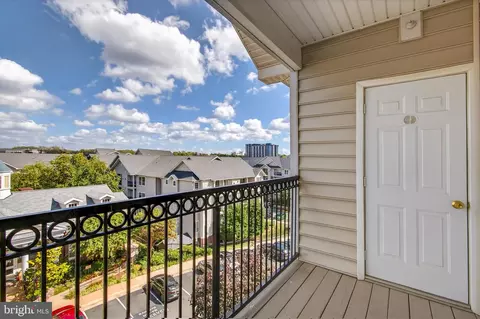 Exterior - 1521 Spring Gate Dr #10413, Mclean, VA 22102 photo 4 of 9