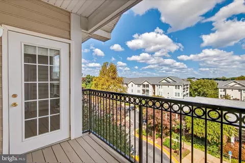 Exterior - 1521 Spring Gate Dr #10413, Mclean, VA 22102 photo 7 of 9