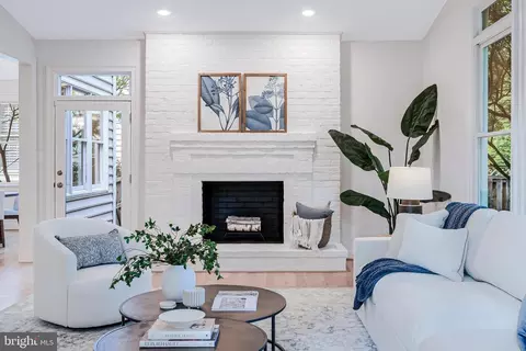 Living - 6915 Saint Albans Rd, Mclean, VA 22101 photo 7 of 7