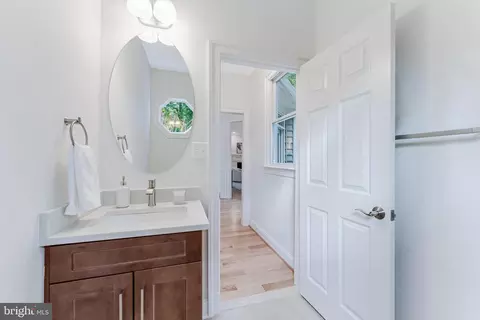 Entry Way - 6915 Saint Albans Rd, Mclean, VA 22101 photo 9 of 9