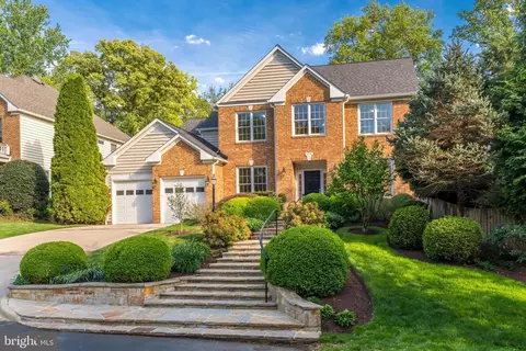 Exterior - 6915 Saint Albans Rd, Mclean, VA 22101 photo 12 of 12