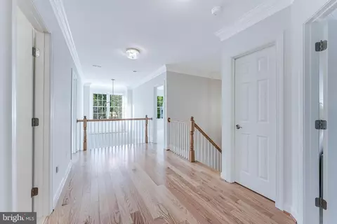 Entry Way - 6915 Saint Albans Rd, Mclean, VA 22101 photo 6 of 9