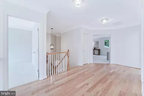 Entry Way - 6915 Saint Albans Rd, Mclean, VA 22101 photo 7 of 9