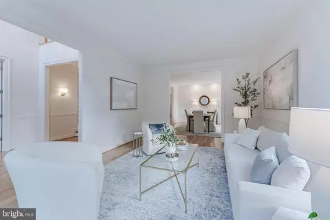 Living - 6915 Saint Albans Rd, Mclean, VA 22101 photo 3 of 7