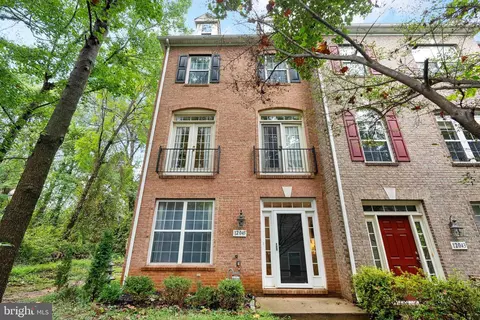 12045 Overbridge Ln, Fairfax, VA 22030