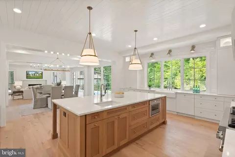 Kitchen - 1104 Sharon Ct, Mclean, VA 22101 photo 4 of 6
