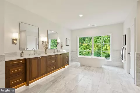Bath - 1104 Sharon Ct, Mclean, VA 22101 photo 1 of 5
