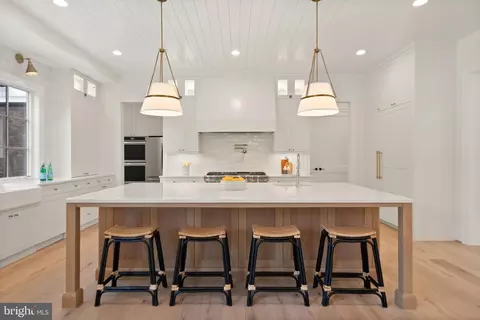 Kitchen - 1104 Sharon Ct, Mclean, VA 22101 photo 5 of 6