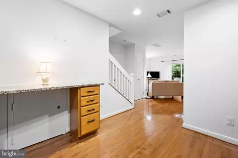 Entry Way - 2027 Headlands Cir, Reston, VA 20191 photo 2 of 4