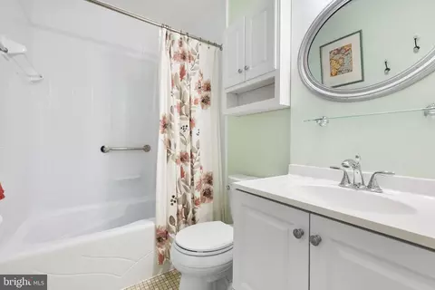 Bath - 2027 Headlands Cir, Reston, VA 20191 photo 1 of 1