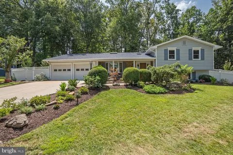 Exterior - 2615 E Meredith Dr, Vienna, VA 22181 photo 8 of 15