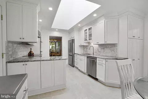 Kitchen - 2615 E Meredith Dr, Vienna, VA 22181 photo 5 of 7