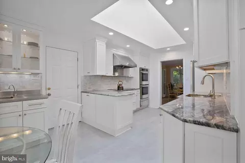 Kitchen - 2615 E Meredith Dr, Vienna, VA 22181 photo 1 of 7