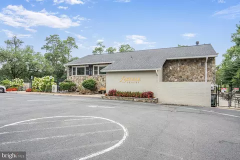 Exterior - 2615 E Meredith Dr, Vienna, VA 22181 photo 13 of 15