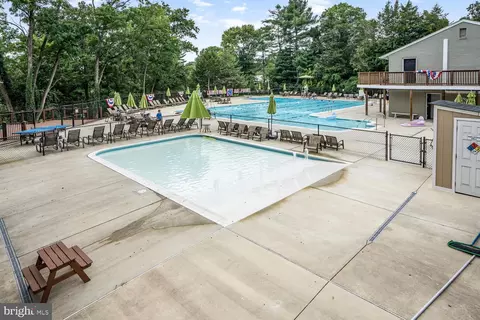 Exterior - 2615 E Meredith Dr, Vienna, VA 22181 photo 11 of 15
