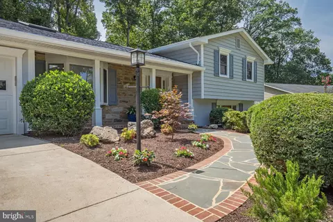 Exterior - 2615 E Meredith Dr, Vienna, VA 22181 photo 2 of 15