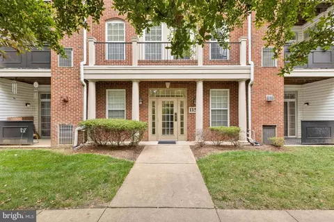 11503 Sperrin Cir #304, Fairfax, VA 22030