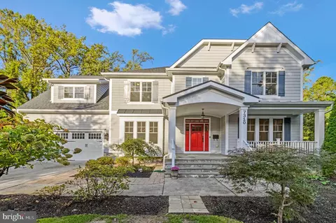 7310 Hughes Ct, Falls Church, VA 22046