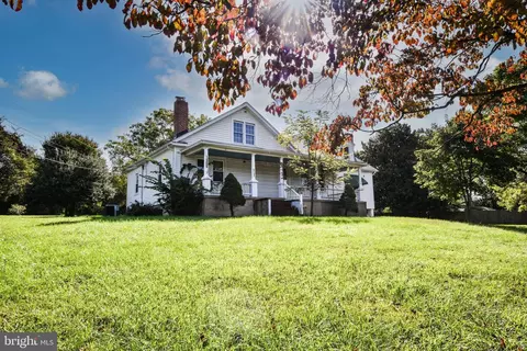3905 Braddock Rd, Alexandria, VA 22312