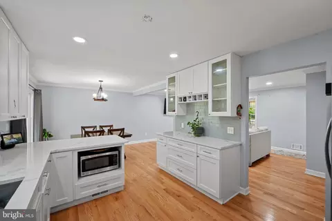 Kitchen - 7222 Willow Oak Pl, Springfield, VA 22153 photo 3 of 4